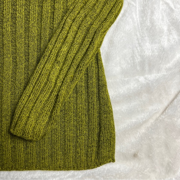 Chico’s Green Pullover Sweater Size 1 Medium 8 v-neck - Picture 2 of 5